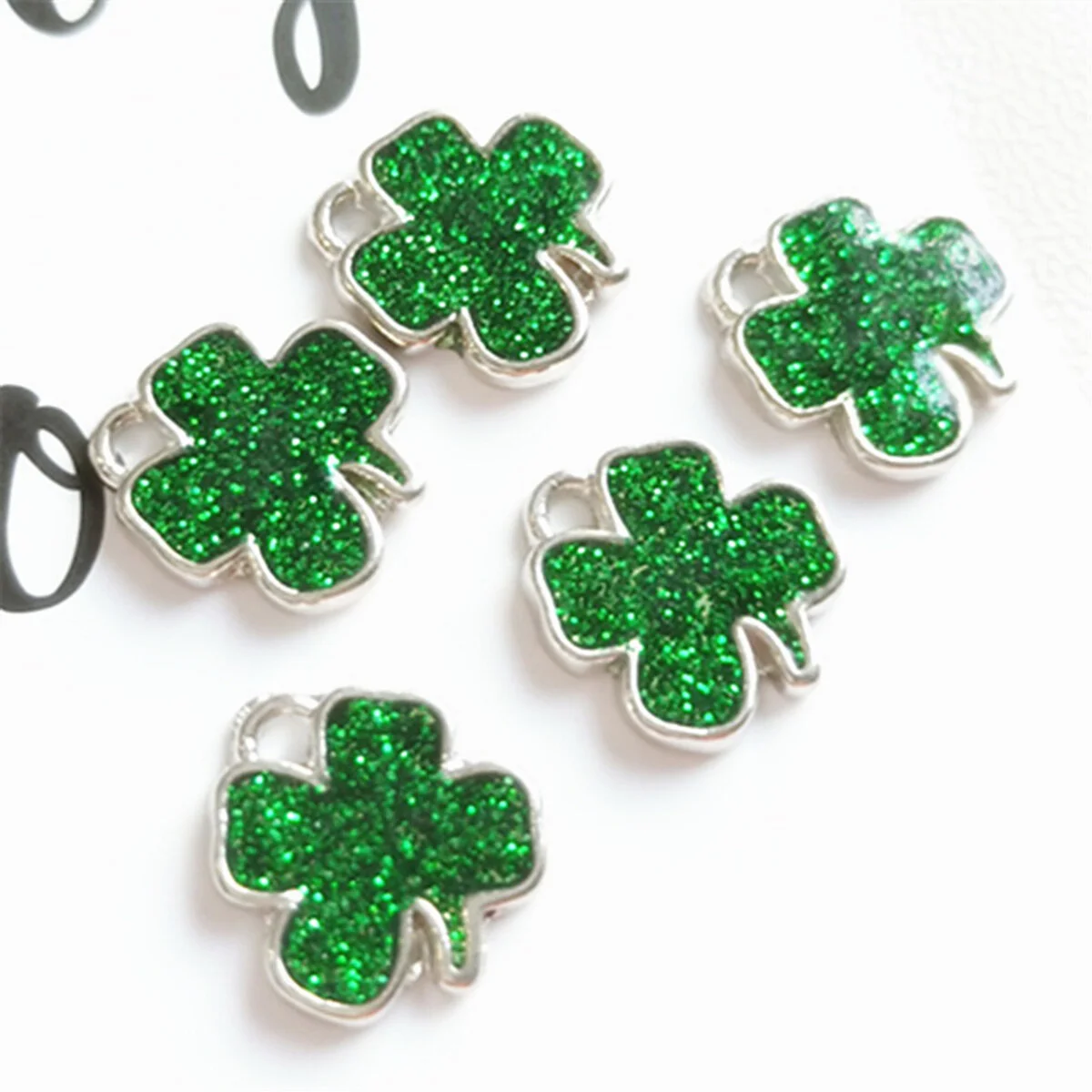 20 Pcs Lucky Pendant DIY Shamrock Decorations Bags Jewelry Accessories Miss Women Necklace