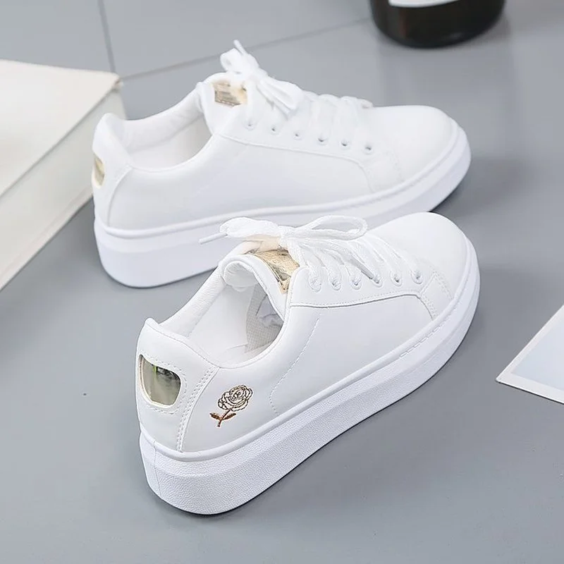 2023 Women Casual Shoes New Spring White Sneakers Breathable Flower Lace-Up Women Sneakers Women Shoes Fashion Flats