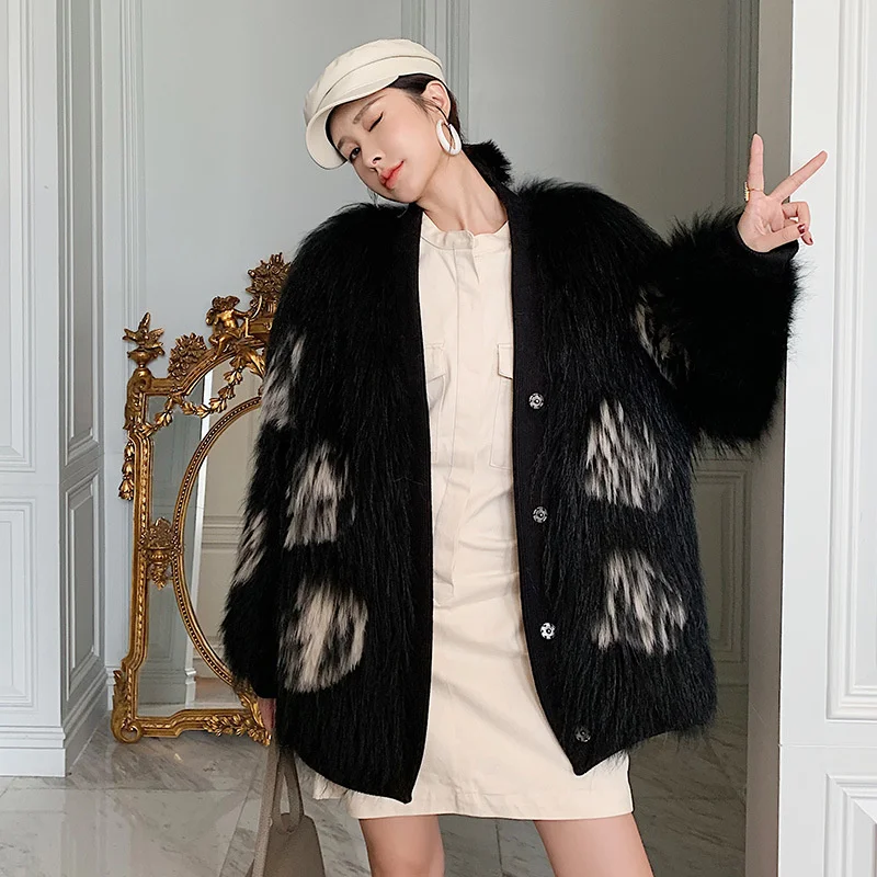 Зимние женские куртки с мехом енота повседневные однобортные черно-белые