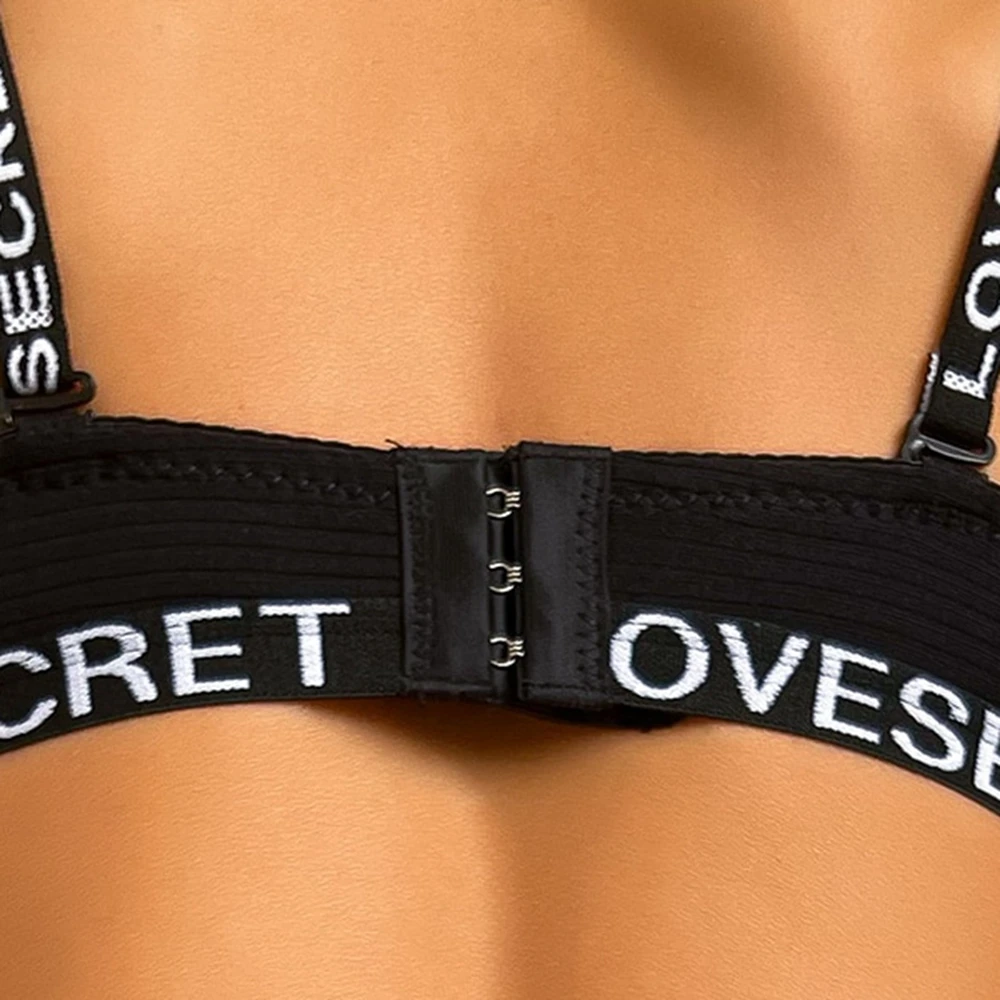 Женское нижнее белье с чашками пуш-ап