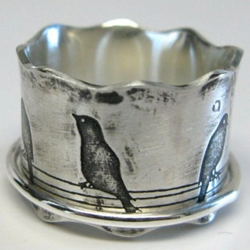 

Vintage Carved Birds Rotatable Decompression Ring Jewelry
