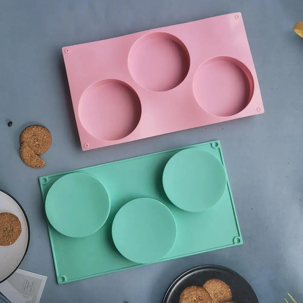 

Baking Mold Heat-resistant Food Grade Pastry Tool Silica Gel 3 Gird Round Edge Cake Mould for Bakery