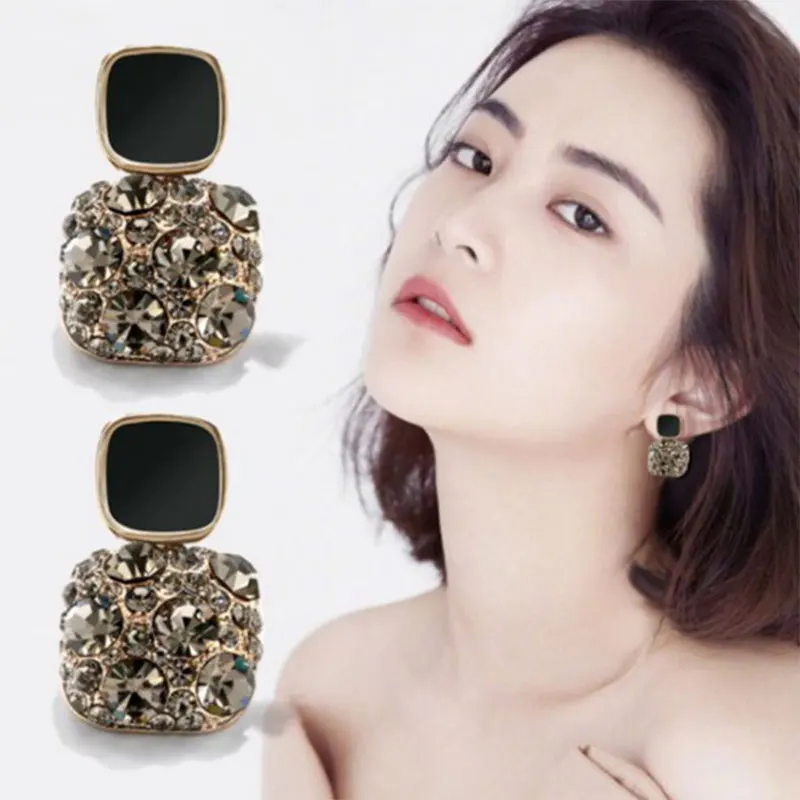 

New geometric square earrings with long diamonds and oil painting personalized earrings Korean temperament fashion accessories