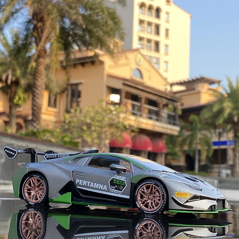 

The new 1/32 lamborghini car model simulation alloy car back to collect the toy car accessories boy birthday gift