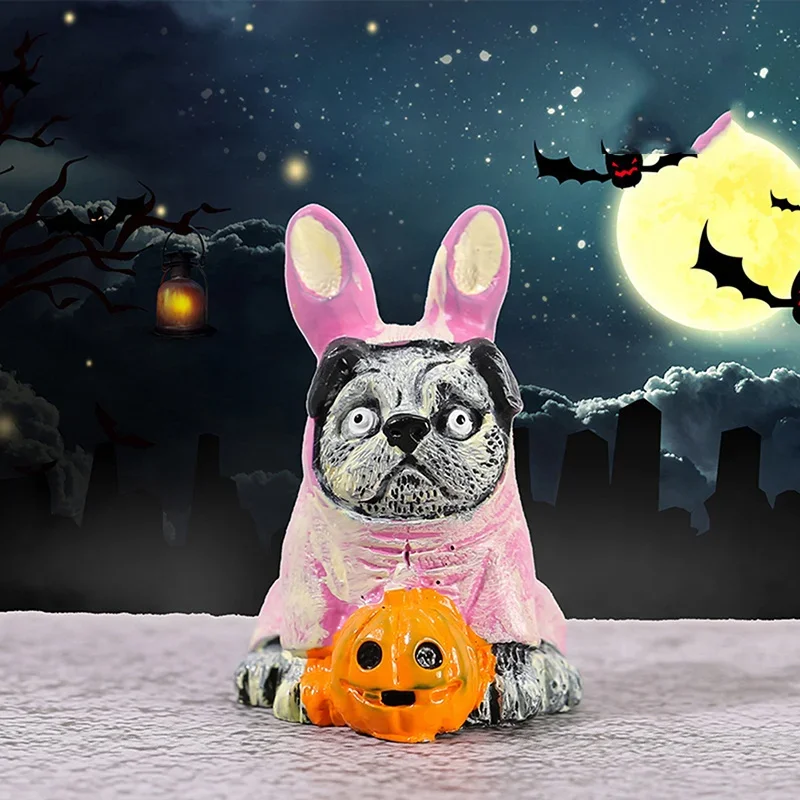 

Миниатюрный кукольный домик на Хэллоуин