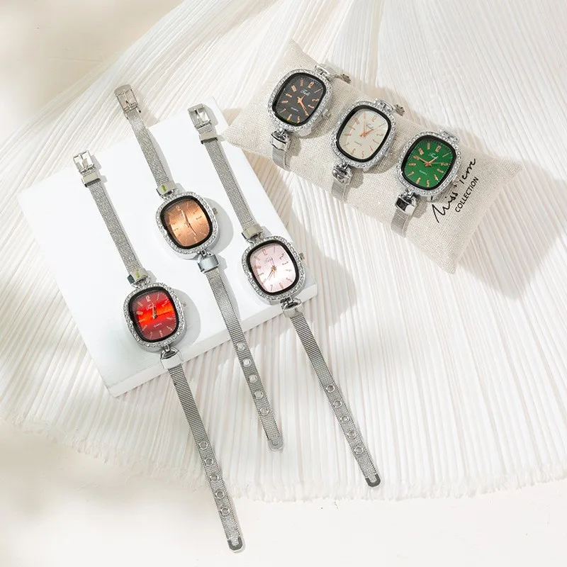 Модные кварцевые часы для девочек, роскошные женские часы, часы-браслет, женские наручные часы с кристаллами, 2022, женские часы