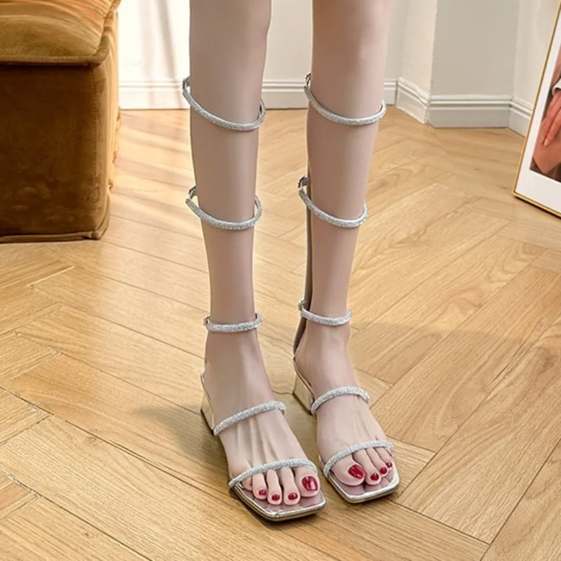 

Женские сандалии на квадратном каблуке, повседневные босоножки в римском стиле, украшенные стразами, на молнии, лето 2023