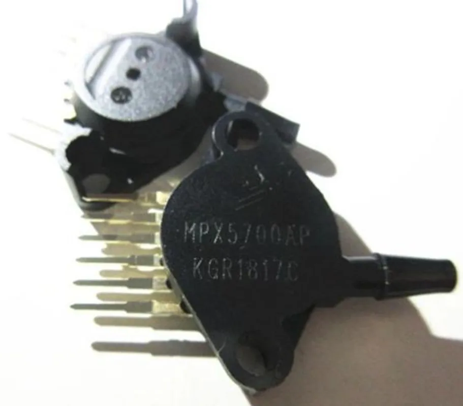Датчик давления MPX5700DP