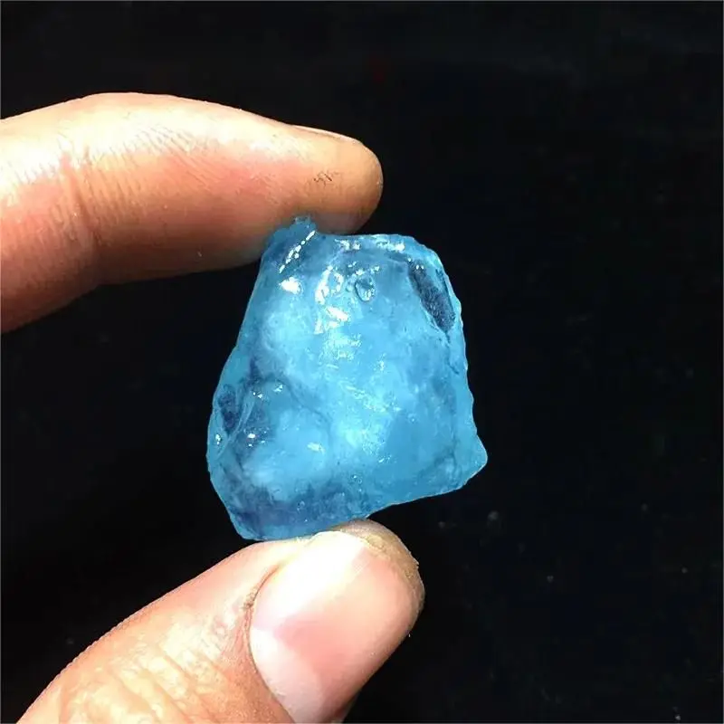 Natural Crystal Raw Ore Ice Species Marine Blue Treasure Raw Stone Carving Material Gem Bare Stone Mineral Specimen Pendant Neck
