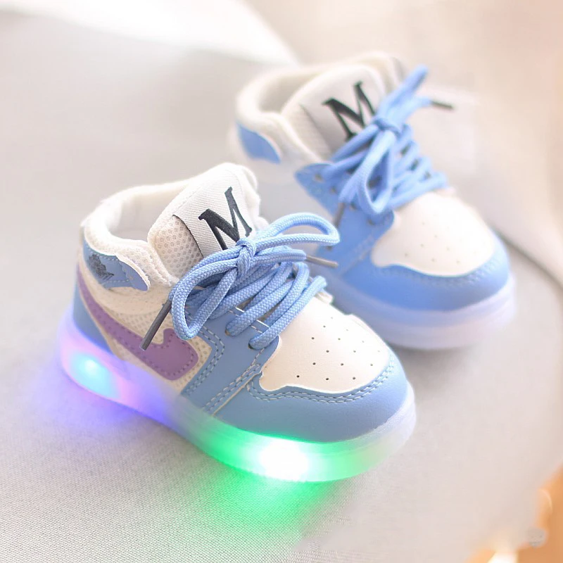 

Детские повседневные беговые кроссовки со светодиодной подсветкой, модные кроссовки для мальчиков и девочек, осветительная Нескользящая спортивная обувь, светящиеся ботинки, весна 2023