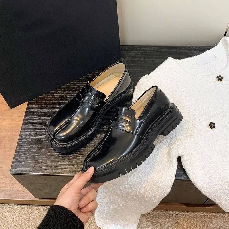 Лоферы кожаные женские на шнуровке повседневные туфли в форме подковы с