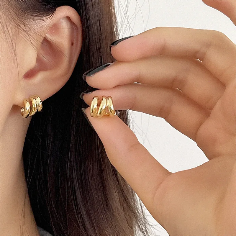 

New Tiny Metal Stud Earrings for Women Gold Color Twist Hollow Earring Fashion Jewelry Accessories Party Gifts Pendientes Mujer
