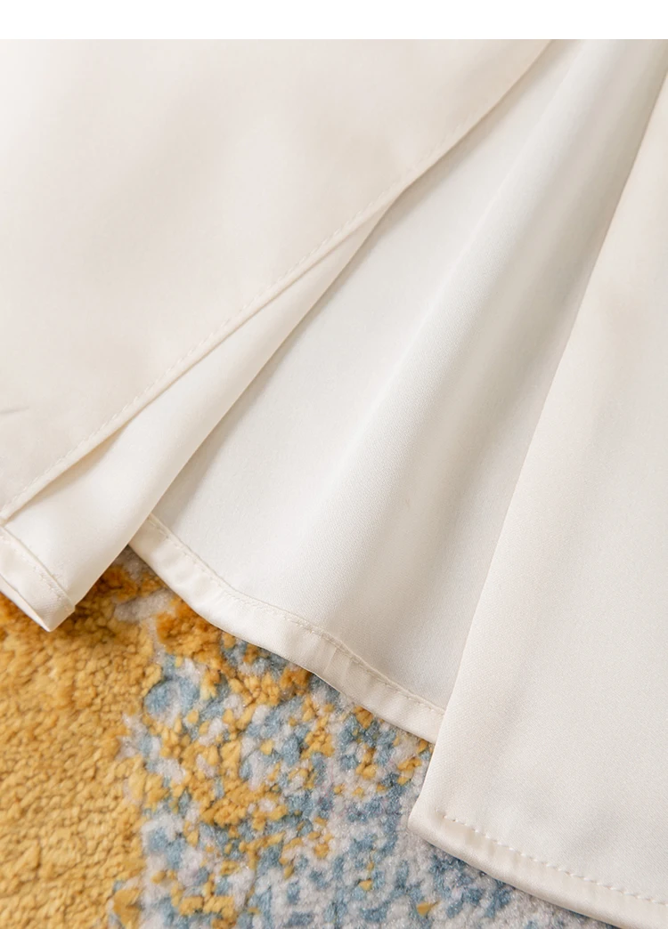 Рисунок 6 - Блузка Женская атласная с V-образным вырезом