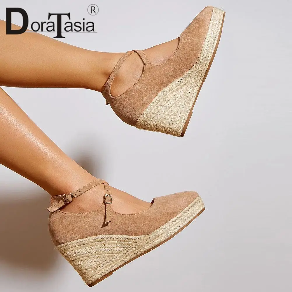 New women's Solid Pointed Toe Mary Janes Pumps Fashion Buckle Wedges High Heels Pumps Women Casual Retro Platform Woman Shoes