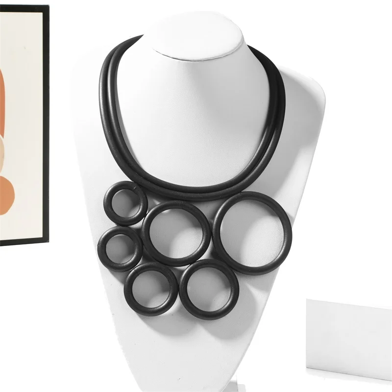 

2022 New Designer Handmade Women Necklace Classic Style Pendant Necklaces Vintage Luxury Jewellery Fashion Clothes Accessories