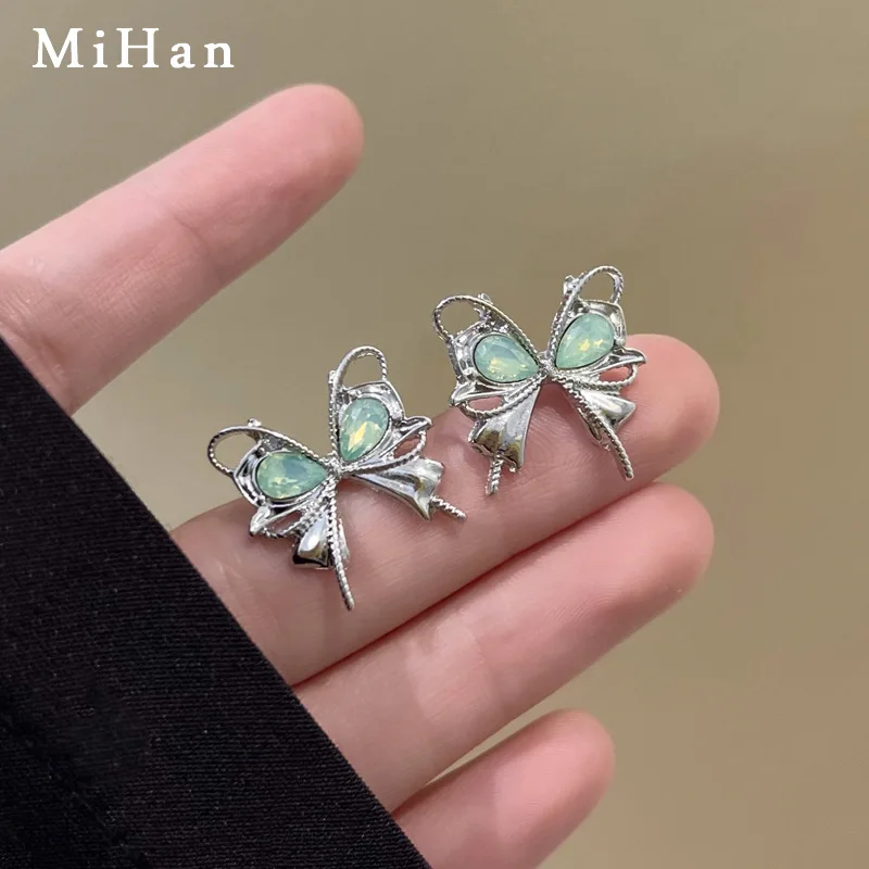 Mihan Trendy Jewelry Butterfly Earrings 925 Silver Needle Elegant Temperament Hot Sale Green Crystal Stud Earrings For Women