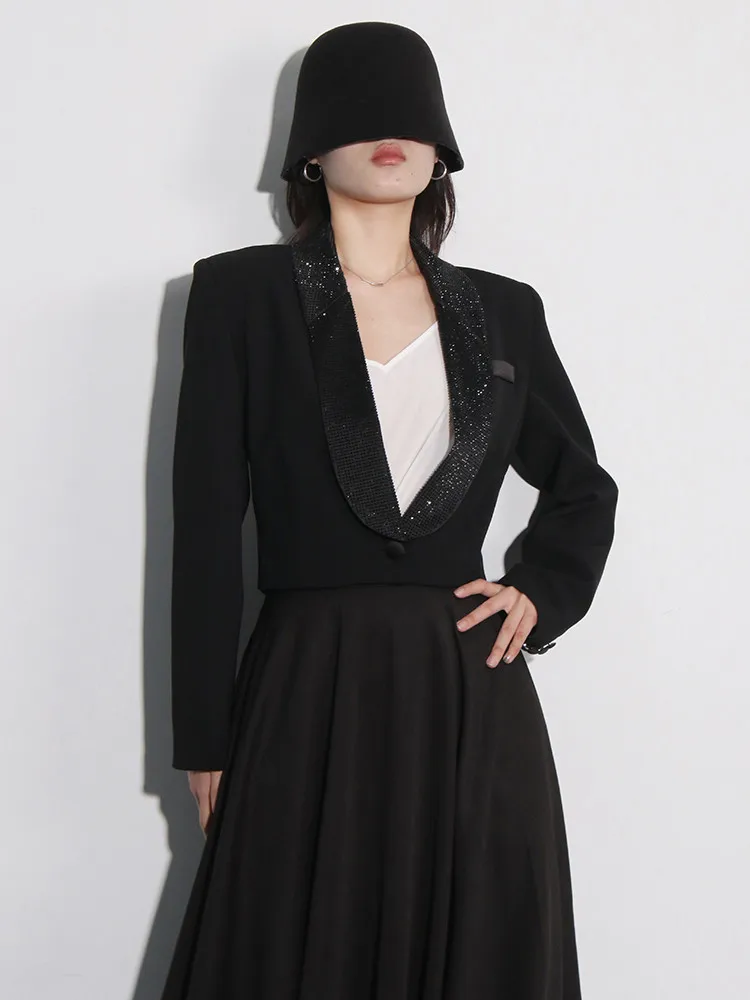 Женский блейзер с длинным рукавом и глубоким V-образным вырезом