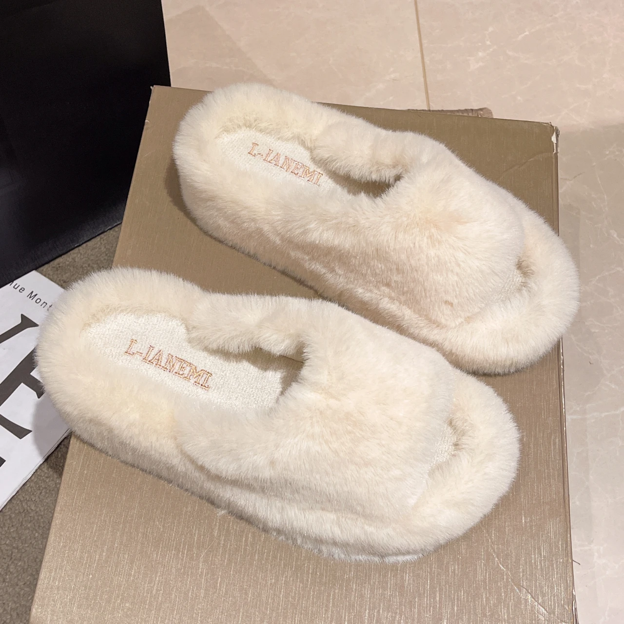 Winter Fur Women Slippers 2023 Plush Fluffy Home Slippers Women Cozy Soft Warm Furry Indoor House Shoes Platform Flip Flops