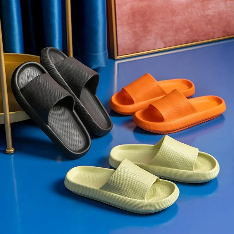 

Летняя мягкая обувь, тапки в форме облака, домашняя Бесшумная нескользящая обувь для ванной комнаты, пляжные шлепанцы из ЭВА, мужские женские сандалии для отдыха, коллекция 2023 года