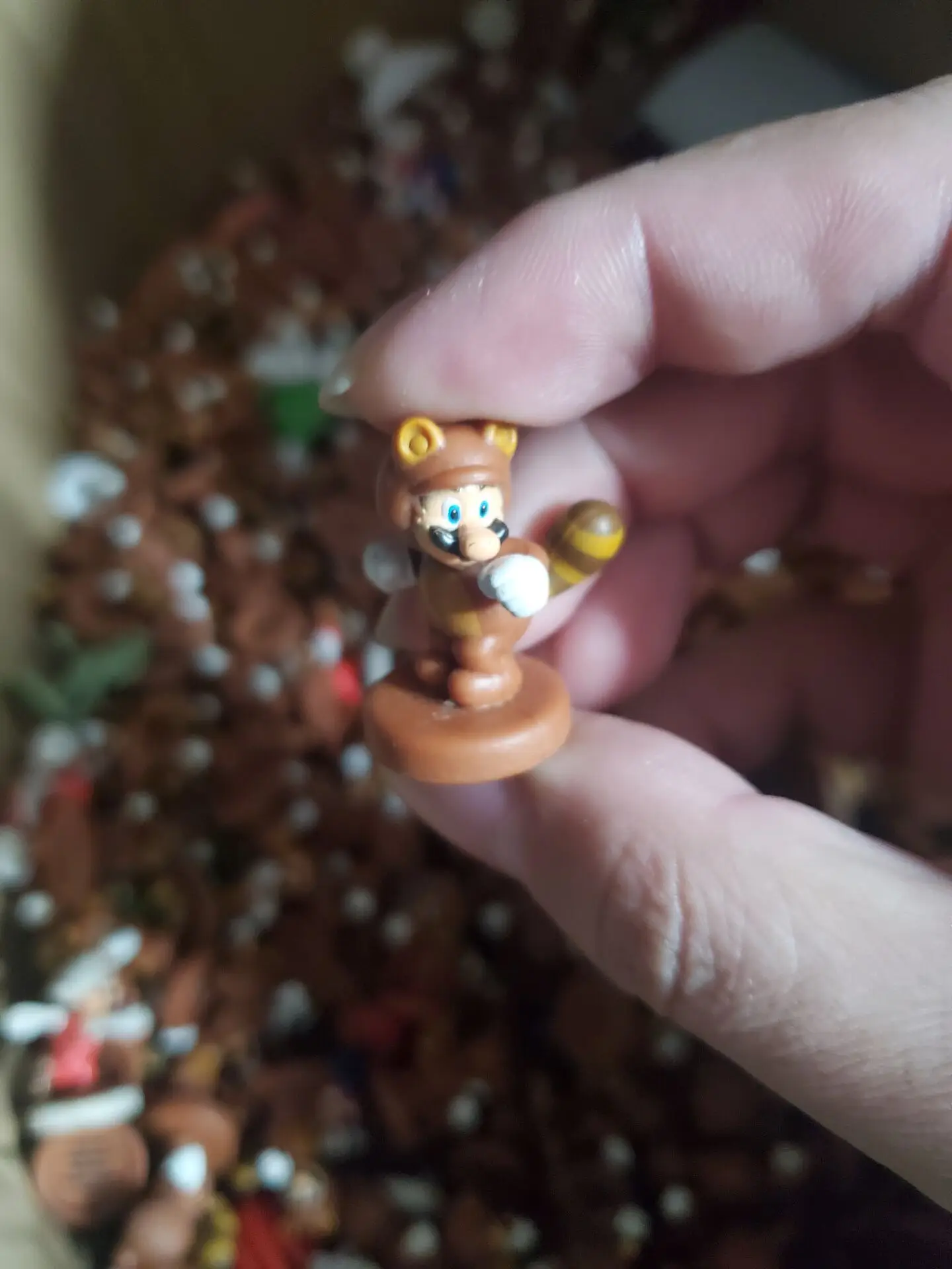 

50PCS Small Super Mario raccoon Mario Mini chess hand-made ornament
