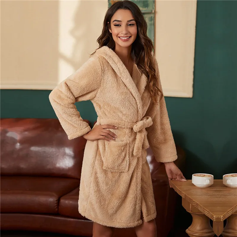 

Winter Warm Coral Fleece Bathrobe Women Warm Homewear Flannel Hooded Kimono Bath Robe Sashes Bridesmaid Dressing Gown Wedding