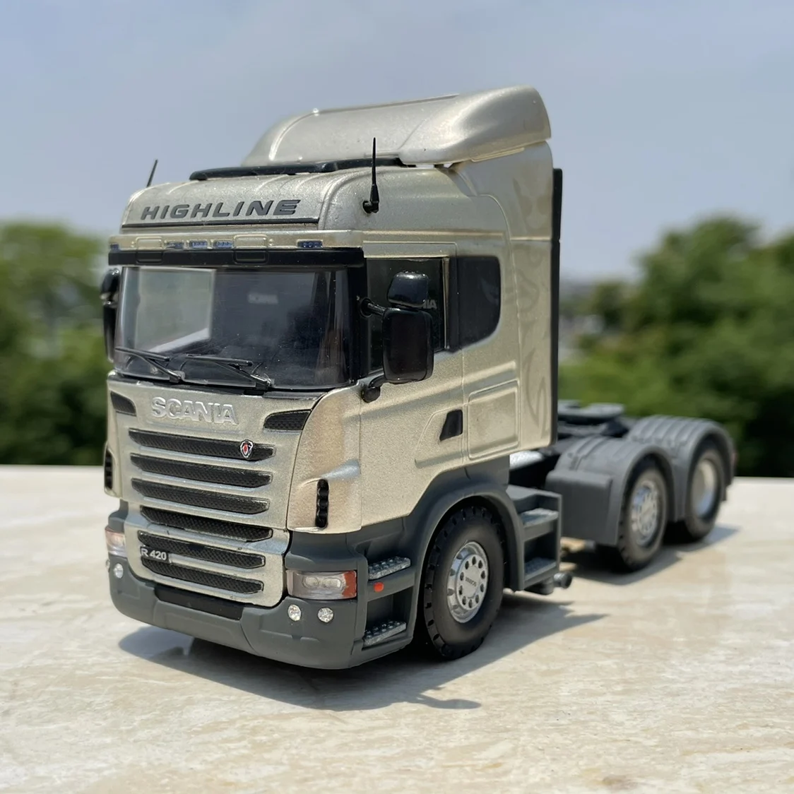 

1:50 Scania R420 Heavy-Duty Tractor Alloy Car Model Collection Ornaments