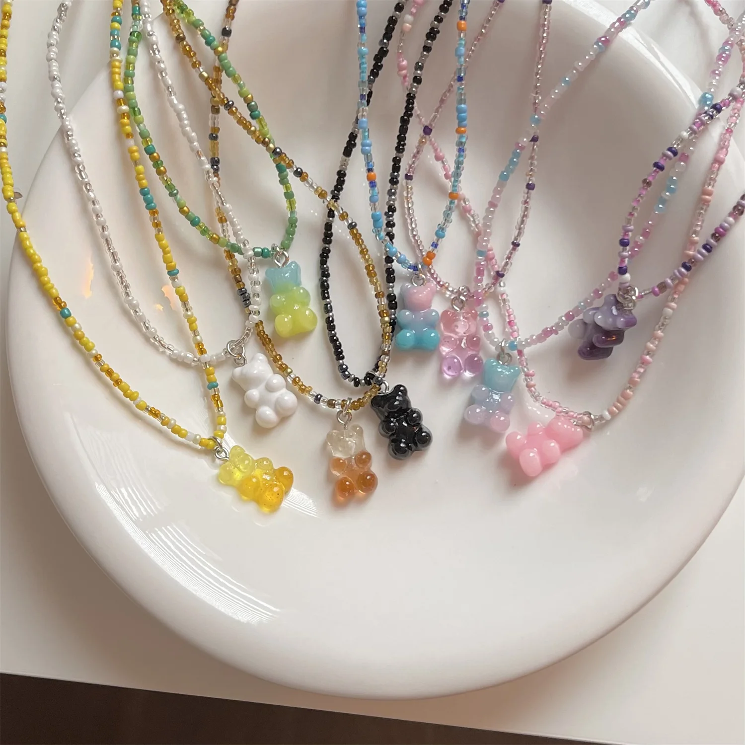 Женский чокер с подвеской в виде медведя