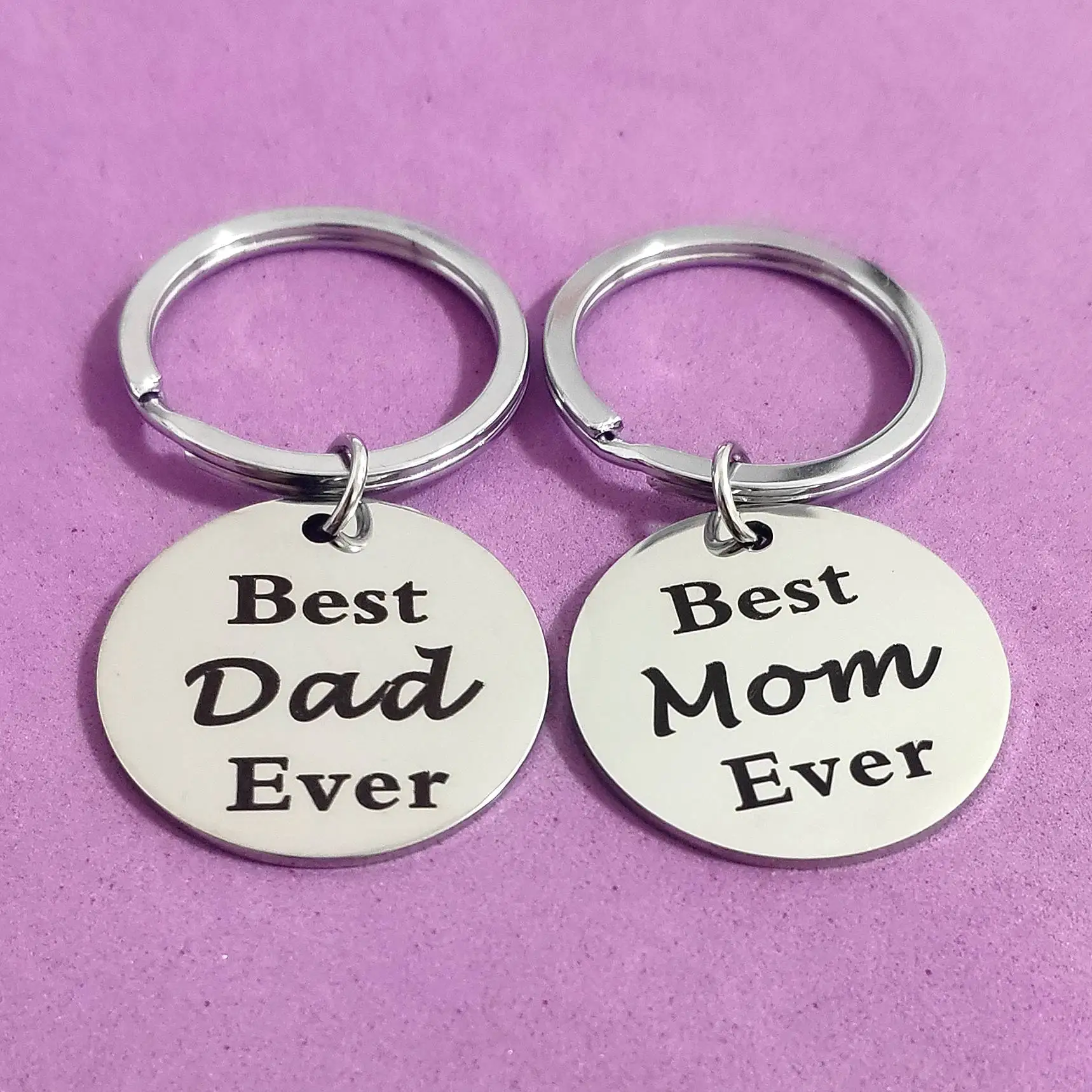 

Best Dad Mom Ever Keychain for Car Keys Gifts Keyring Father's Day Birth Date Ornaments Stainless Steel Carabiner Holder Lanyard