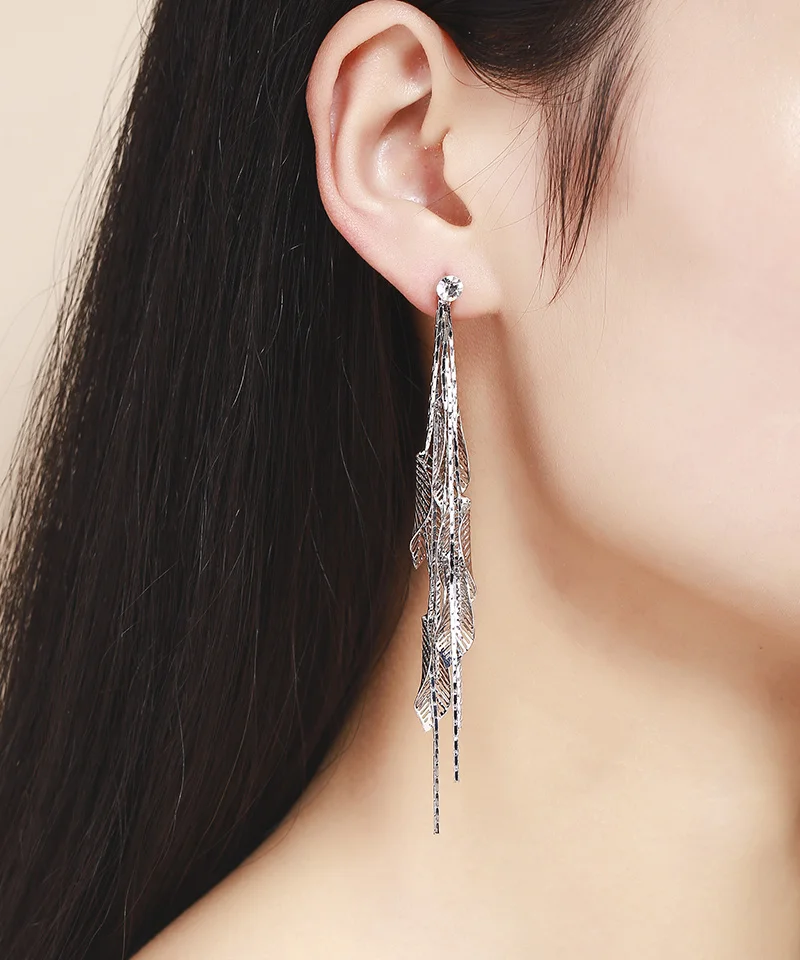 Серьги-подвески Elva Dong золотистого цвета