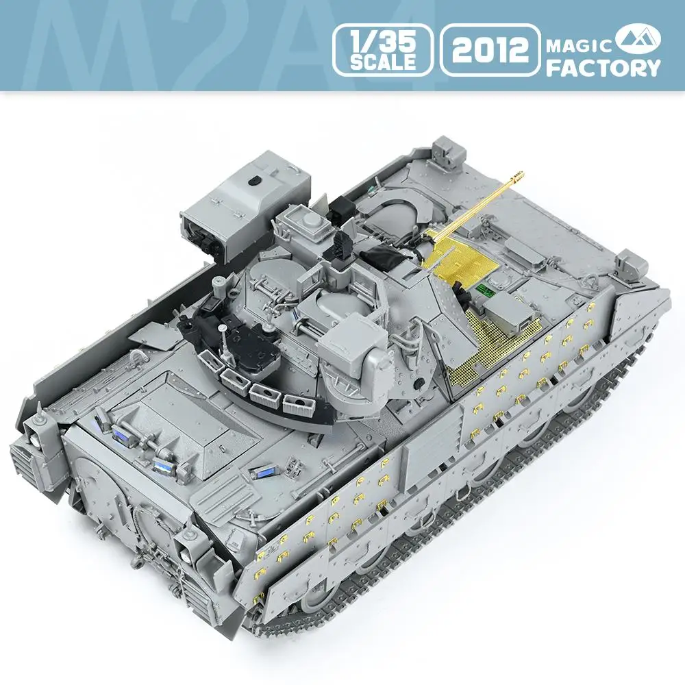 Фото MAGIC FACTORY 2012, масштаб 1/35 M2A4 Bradley IFV, с комплектом моделей CVTESS №3