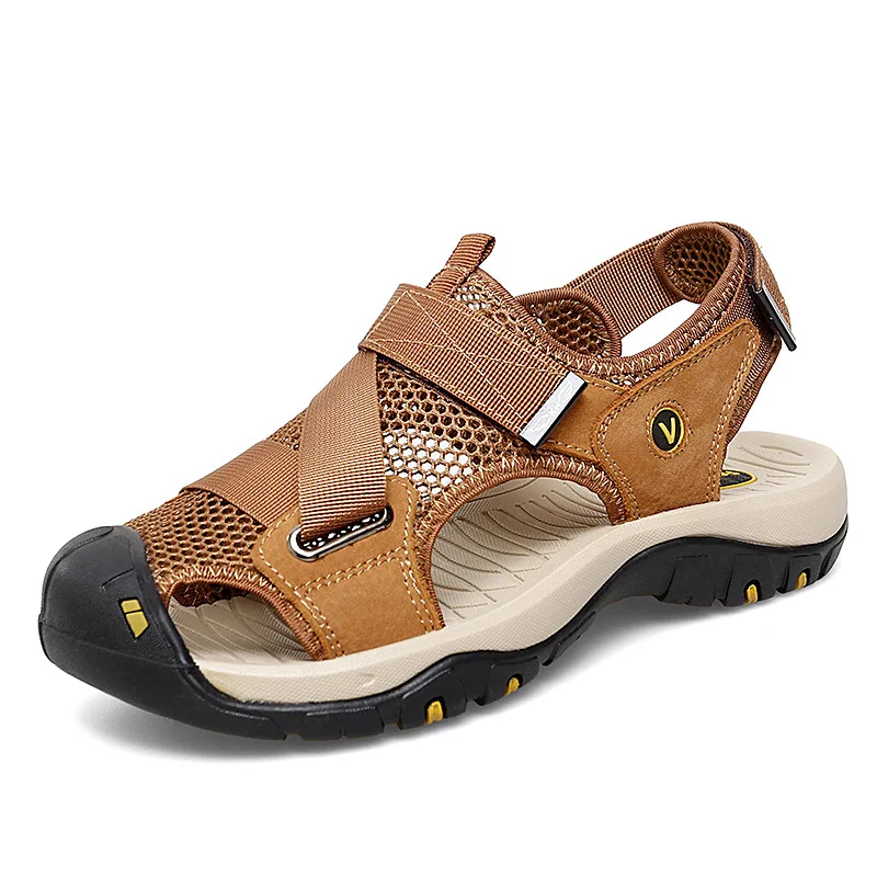 

2023 Summer Baotou Sandals Man Breathable Sports Outdoor Beach Shoes Male Non-slip Hollowed Out Cowhide Driving Men's Shoes