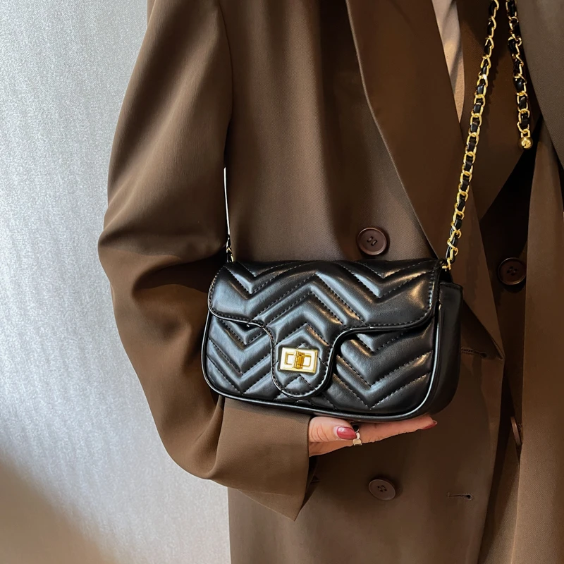 

Женские дизайнерские сумки на плечо, квадратный мессенджер-слинг через плечо с закрученным узором и золотой цепочкой и замком, сумки-мессен...