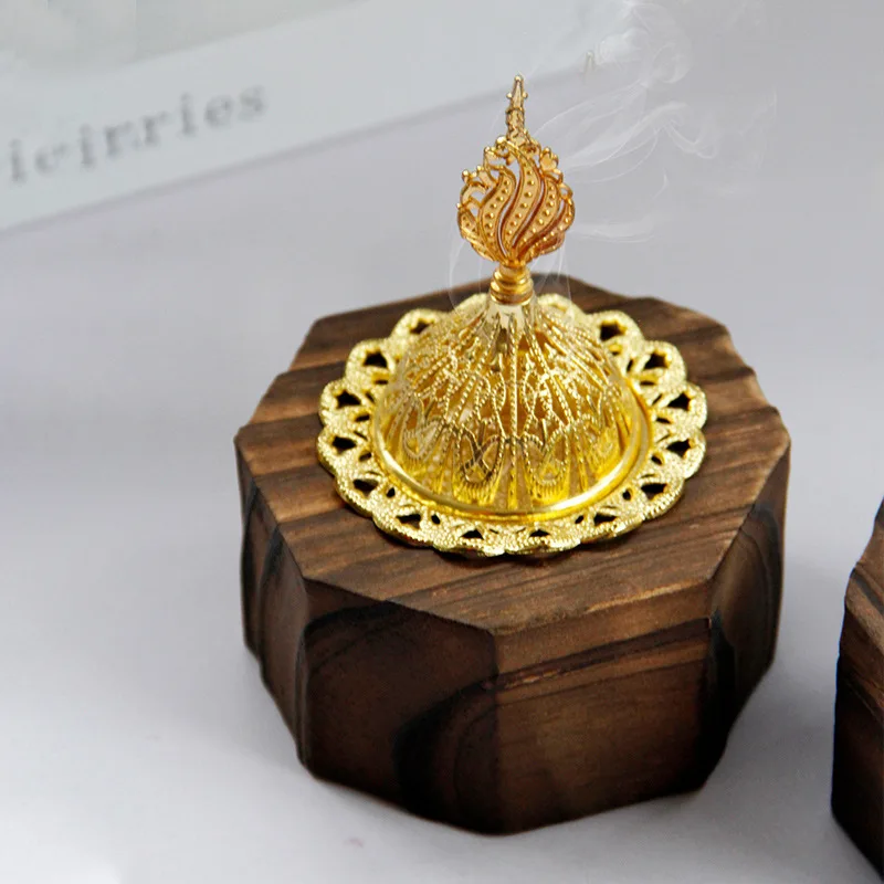 

Retro Style Northern European Simple Octagonal Gold Metal Wood Incense Stove Middle East Arab Ramadan Incense Stove