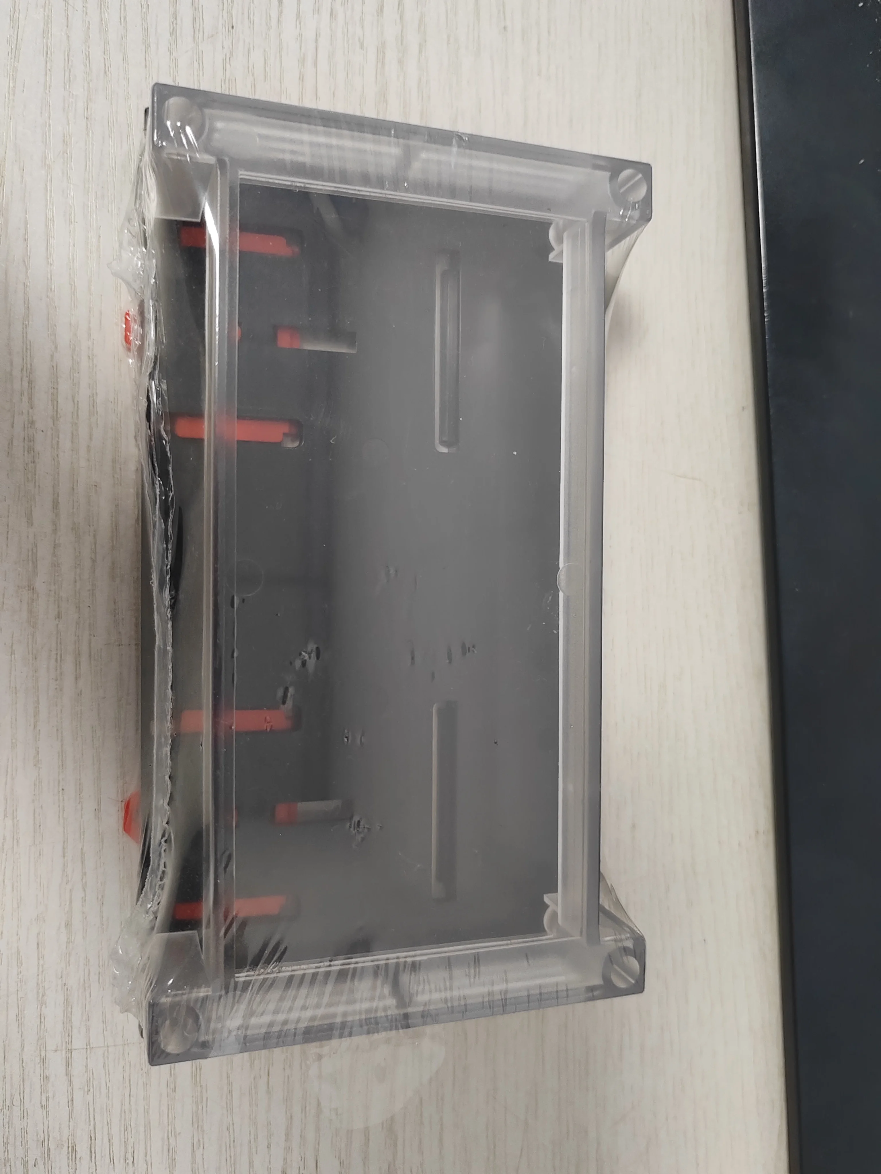 

Корпус для ПЛК LK-PLC29 ABS прозрачный 175x90x40 мм