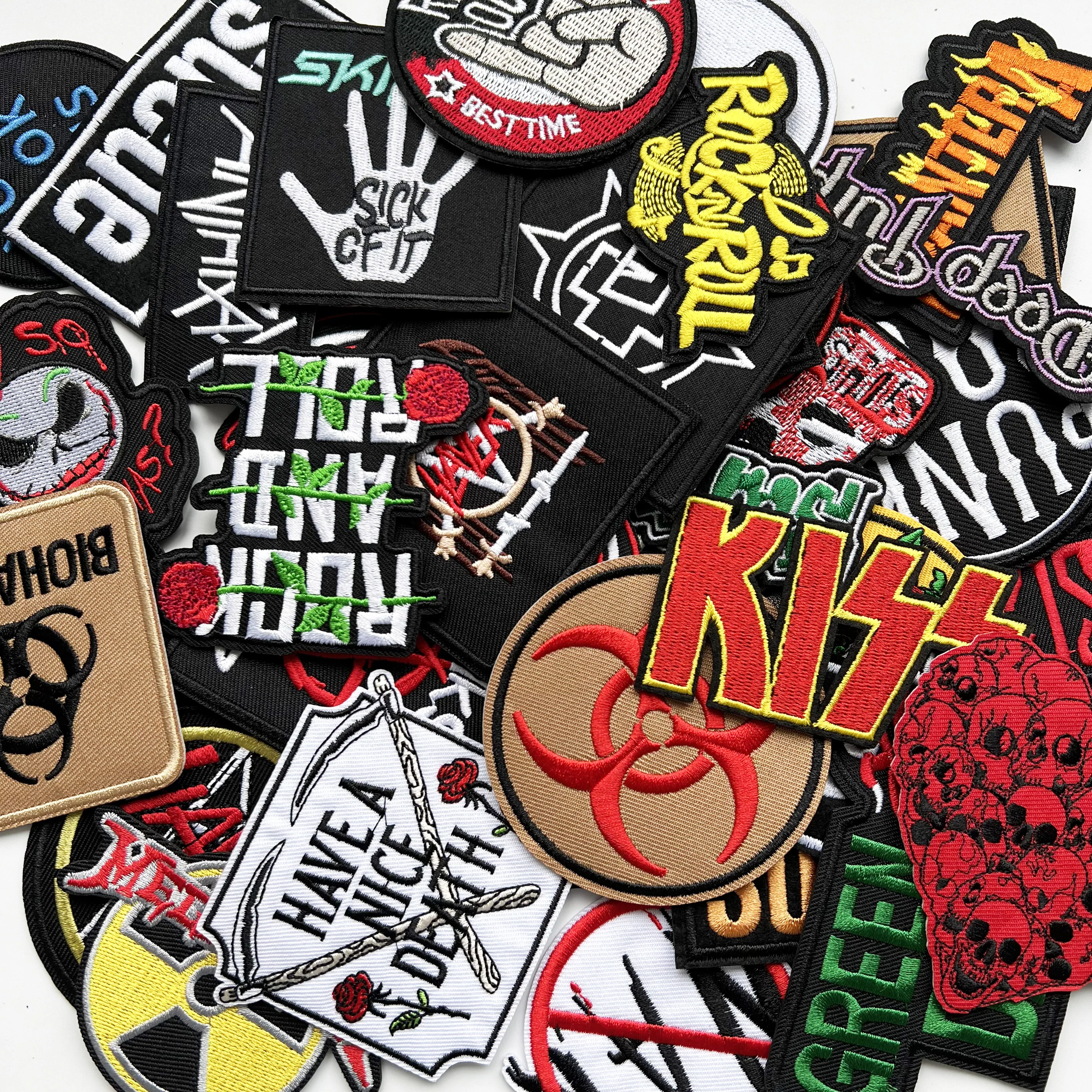 Нашивка с вышивкой в стиле панк-рок и ролл