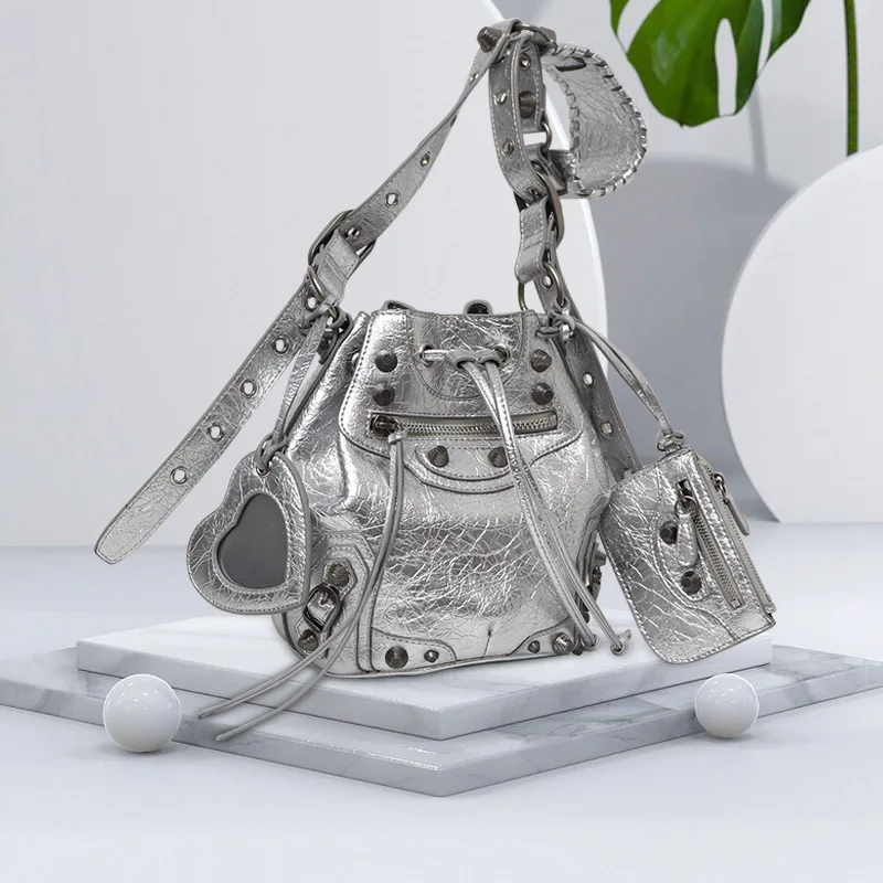 

Роскошный дизайн 2022, Новая модная женская сумка через плечо, заклепочная мотоциклетная крутая женская сумка, женская сумка-мессенджер, тоут