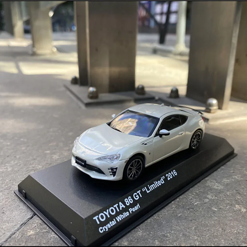 

1:43 Scale TOYOTA 86 GT Limited 2016 Alloy Car Model Collection Display