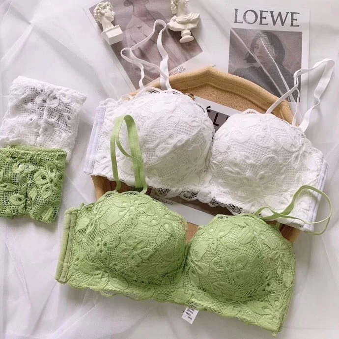 

Position C is a generation hair without steel ring, gather and close the auxiliary breast, sexy lace, anti slip and strapless