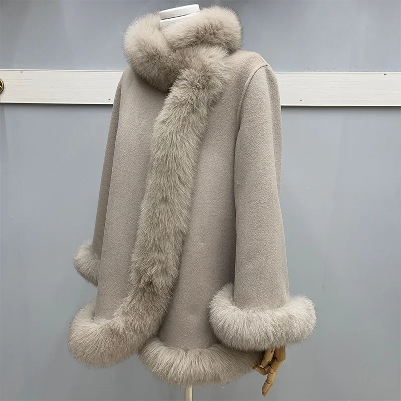 Рисунок 5 - Женское кашемировое меховое пальто