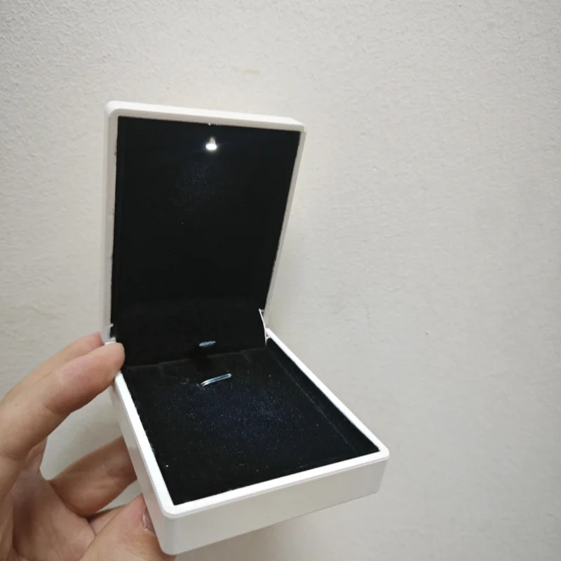 

Шкатулка для драгоценностей пластиковая черная