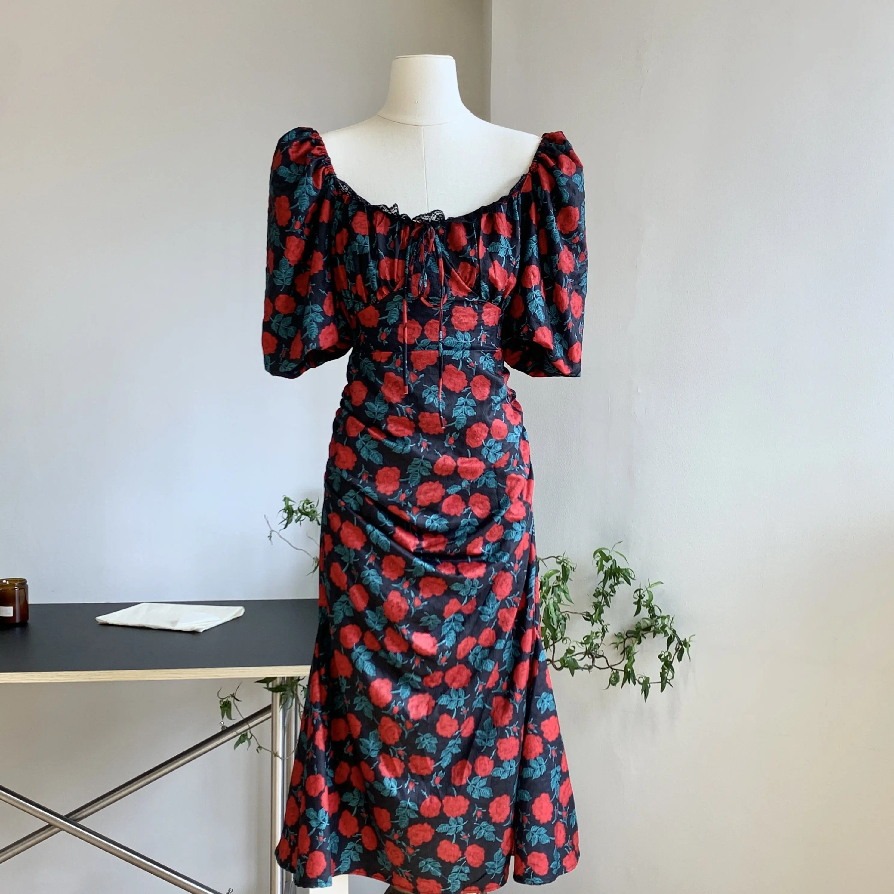 

Women's Elegant Backless Square Neck Floral Dress Lady Summer Puff Sleeve Sweet Holiday Party Long Dress