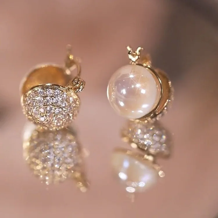 

Tiktok with the same pearl, the double pearl earrings are all match.