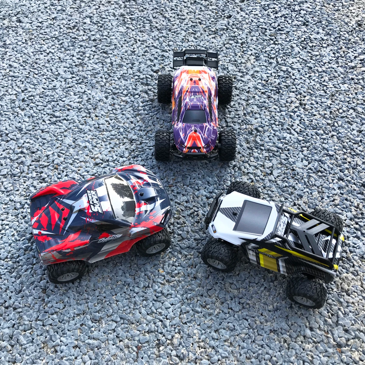 

1:32 Scale 2.4GHz RC Mini Racer Vehicle High Speed Car with Light 2WD Crawler Truck Wireless Off-road 18km/H Toys for Children