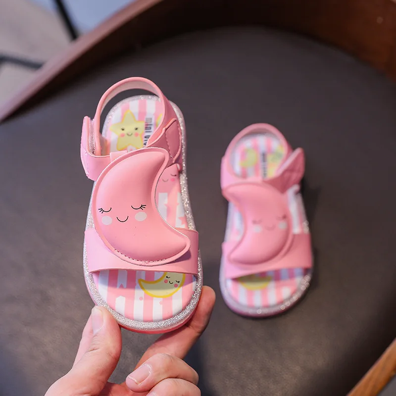 

Summer Baby First Shoes Luxury Designer Shoes for Girls Boys Kids Luminous Childhood Cartoon Moon Toddler Sandals