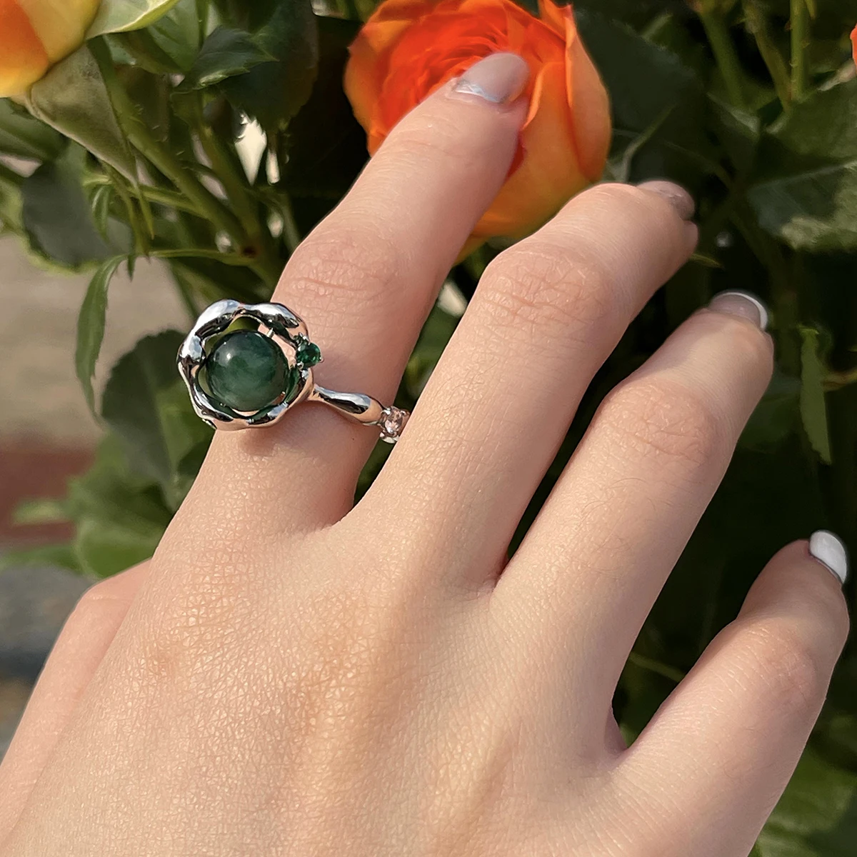 

High-end light luxury fashion chalcedony ring light luxury temperament index finger ring women's ring