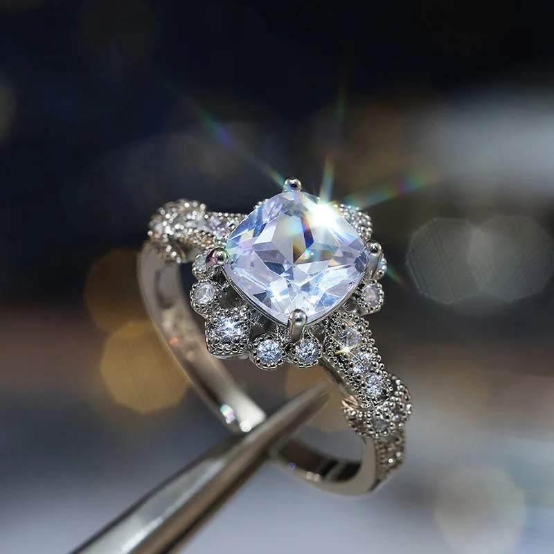 

New Trend Simple Four Prongs Ring Women Inlaid Cubic Zirconia Stylish Party Accessories Hot Selling Romantic Square Rings