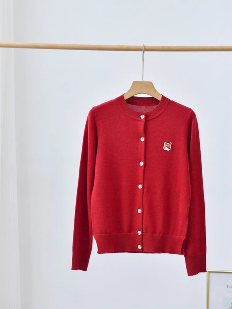 Новинка Весна 2022 Классический женский однобортный свитер с вышивкой лисы