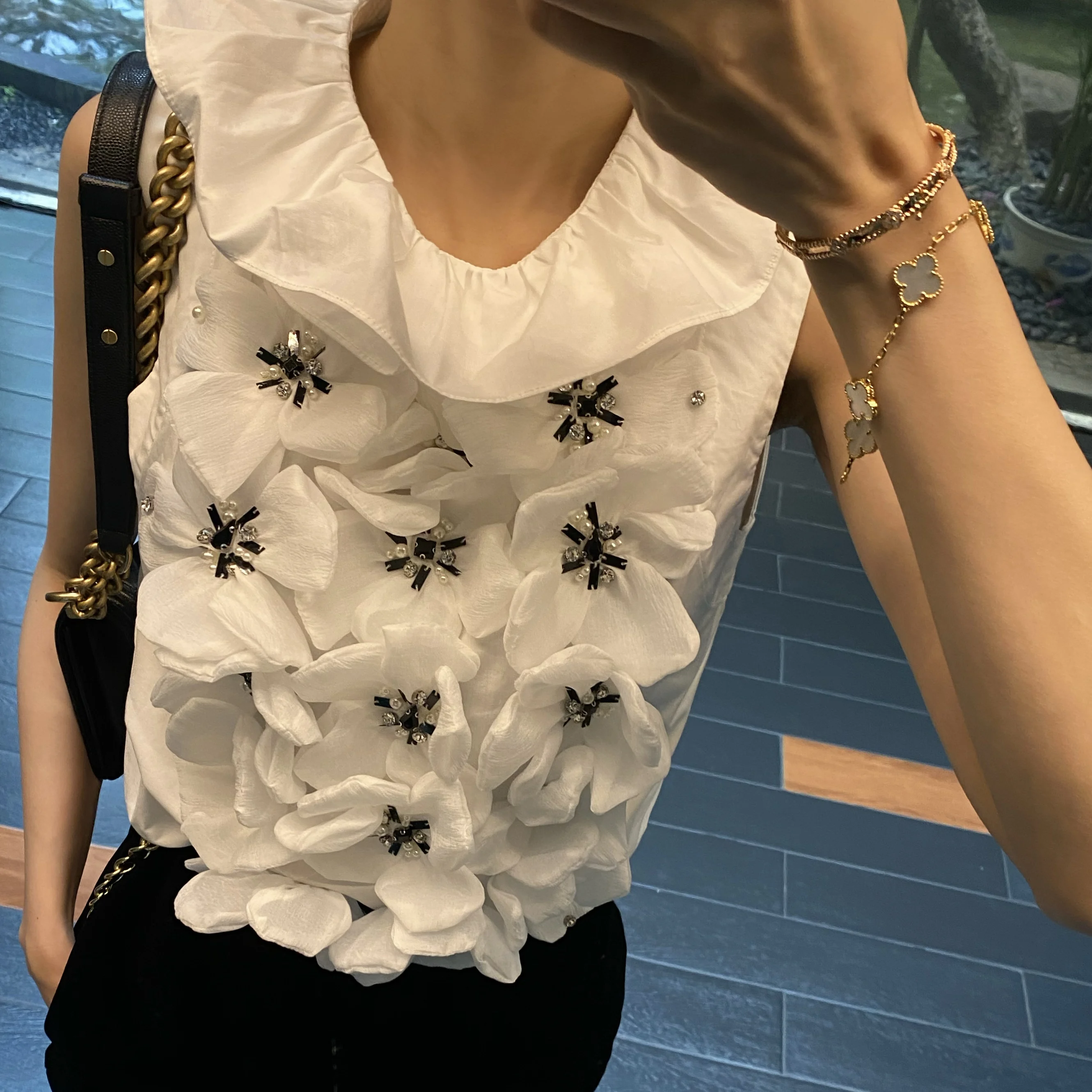 Женская рубашка-жилет с объемными цветами белая блузка-жилет без рукавов