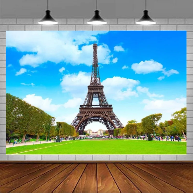 

Фон вечерние изображением Эйфелевой башни парка Парижа поля Марса зеленая трава голубое небо белое облако свадебный фон для детей и взрослых путешествия