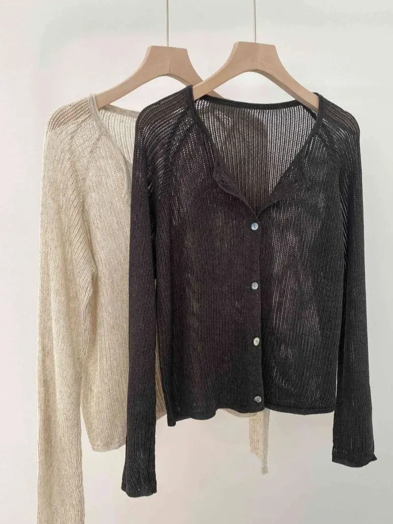 Женский трикотажный кардиган однотонный тонкий с длинным рукавом на пуговицах